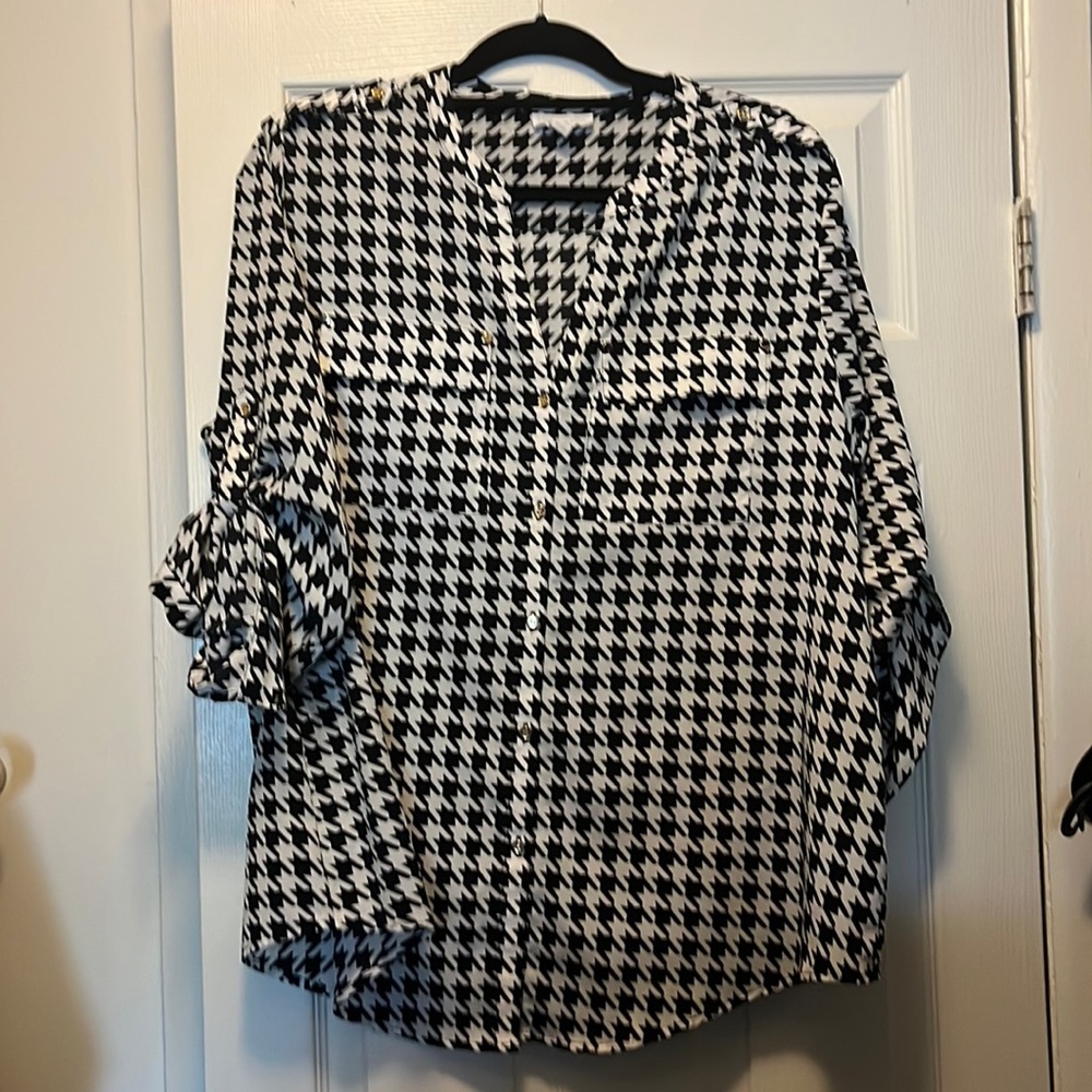 Houndstooth button down blouse